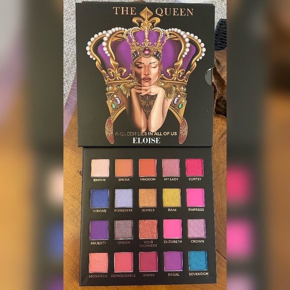 Eloise The Queen Eyeshadow Palette - Picture 3 of 3
